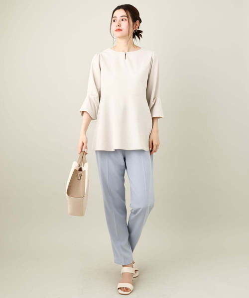 a.v.v（アーヴェヴェ）の「【イージーケア/洗濯機で洗える】タックパフペプラムチュニックトップス（Tシャツ/カットソー・レディース・ライトグレー/ブラック・34/38/36/42/40）」の21枚目の写真