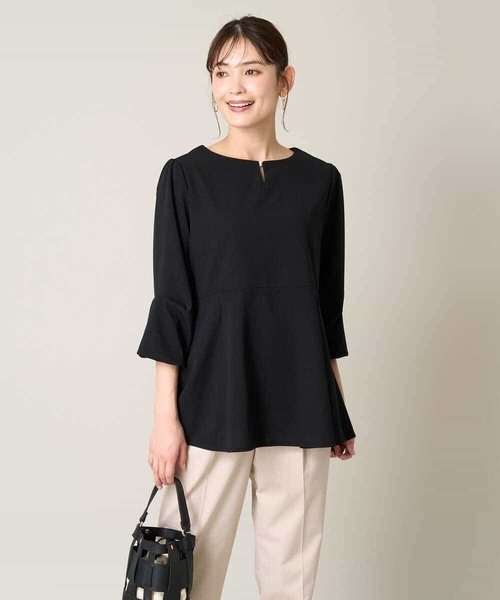 a.v.v（アーヴェヴェ）の「【イージーケア/洗濯機で洗える】タックパフペプラムチュニックトップス（Tシャツ/カットソー・レディース・ライトグレー/ブラック・34/38/36/42/40）」の22枚目の写真