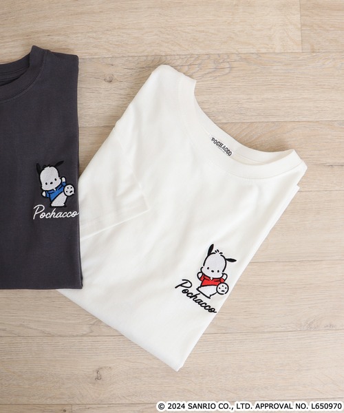 sanrio(サンリオ)の「Sanrio characters サンリオキャラクターズ レディース半袖Tシャツ(Tシャツ/カットソー・レディース・ピンクベージュ/サックスブルー/オフホワイト/ブラック/ネイビー/ホワイト/サックスブルー系/ブラック系1/ホワイト系その他/ブラック系/ライトパープル/チャコール/アイボリー/ピンク系その他/ライトピンク/アイボリー系/ブラック系2/ホワイト系その他2・M/L)」の5枚目の写真