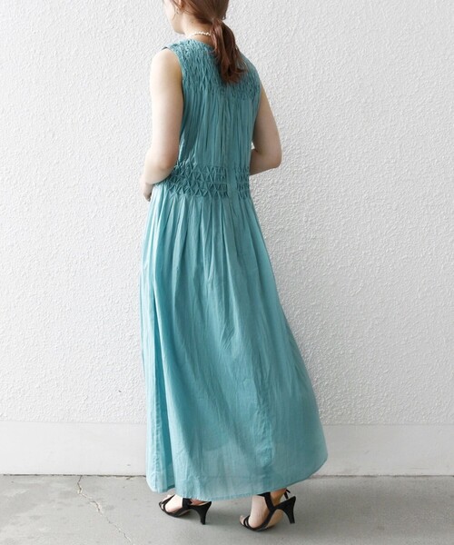 SHIPS any（シップス エニィ）の「【WEB限定】SHIPS any: ハンドスモッキング  コットン フレア ノースリーブ ワンピース（ワンピース・レディース・オレンジ/ネイビー/ブラック/ライトブルー/パープル・ONE SIZE）」の20枚目の写真