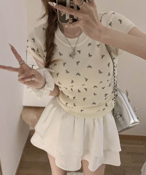 Sibra(シブラ)の「リボンニットトップス(ニット/セーター・レディース・ブラック/ホワイト/アイボリー/ブルー/ピンク・M)」の2枚目の写真