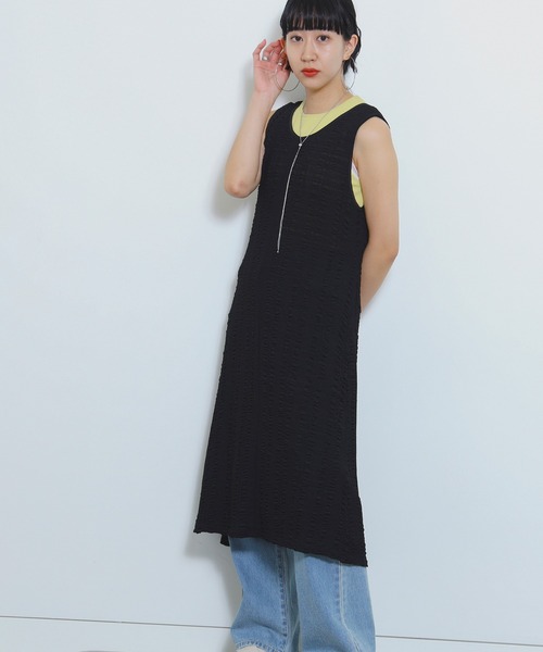 Ray BEAMS(レイビームス)の「Ray BEAMS / シャーリング ストレッチ スリット ワンピース(ワンピース・レディース・ホワイト系その他6/ブラック・ONE SIZE)」の2枚目の写真