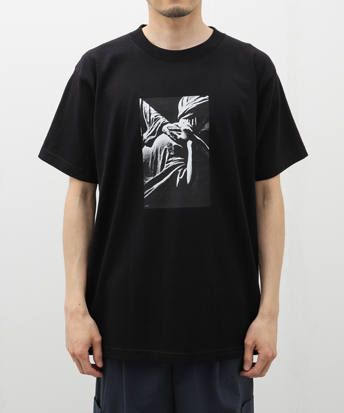 PLEASURES(プレジャー)の「【PLEASURES / プレジャー × JOY DIVISION】HANDS T-SHIRT(Tシャツ/カットソー・メンズ・ブラック・MEDIUM/LARGE)」の13枚目の写真
