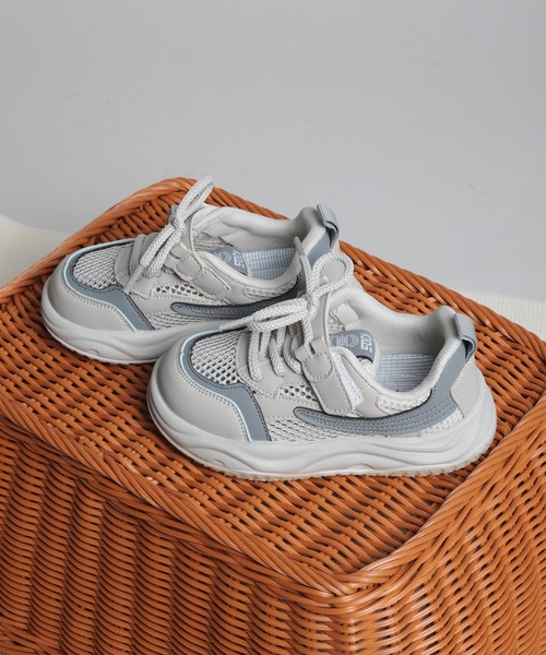 shoes365（シューズスリーシックスファイヴ）の「【shoes365】子供用メッシュデザインスニーカー（スニーカー・キッズ・ベージュ/グレー・13.0cm/13.5cm/14.0cm/15.0cm/15.5cm）」の10枚目の写真