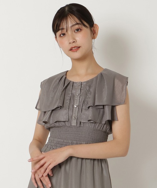 REDYAZEL(レディアゼル)の「シャイニー楊柳フリルブラウス(シャツ/ブラウス・レディース・ブラック/ピンク/グレー・FREE)」の2枚目の写真