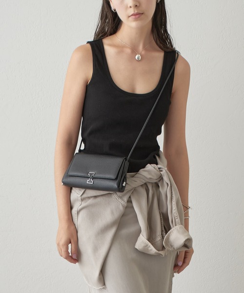 IACUCCI（イアクッチ）の「アバ ウォレットショルダー CERVO
