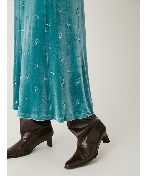 エンブロイダリーフラワーワンピース lily brown グリーン　ベロア LILY BROWN（リリーブラウン）の「エンブロイダリーフラワーベロア