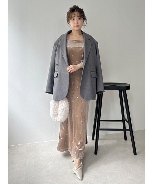 LILY BROWN（リリーブラウン）の「フラワーエンブロイダリースクエア