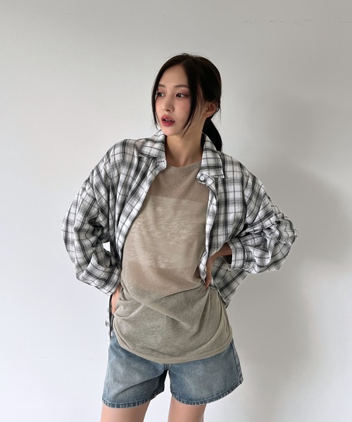 by muni:r(バイ ムニール)の「オーバーサイズロングチェックシャツ(シャツ/ブラウス・レディース・ブラック/アイボリー・FREE)」の4枚目の写真
