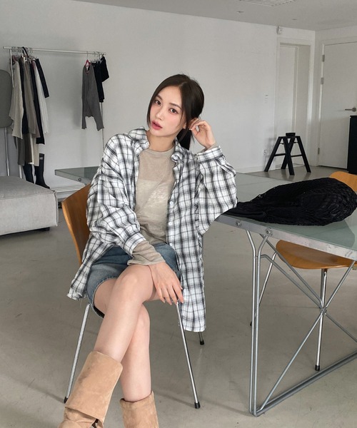 by muni:r(バイ ムニール)の「オーバーサイズロングチェックシャツ(シャツ/ブラウス・レディース・ブラック/アイボリー・FREE)」の13枚目の写真