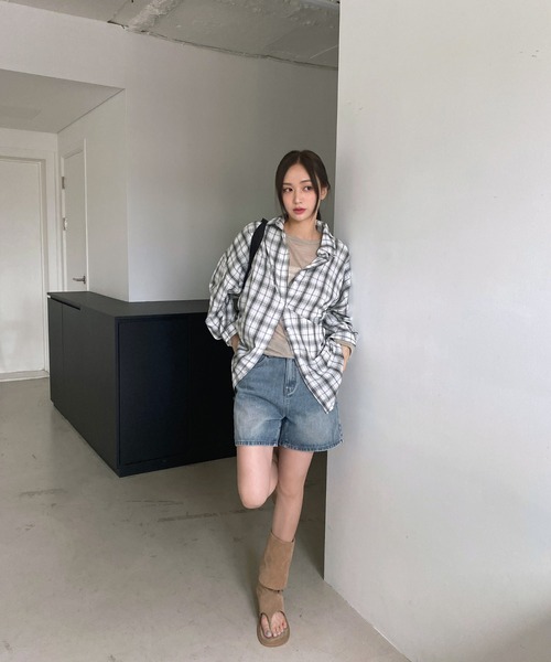 by muni:r(バイ ムニール)の「オーバーサイズロングチェックシャツ(シャツ/ブラウス・レディース・ブラック/アイボリー・FREE)」の14枚目の写真