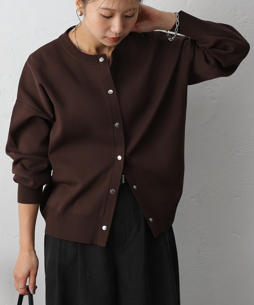 COLONY 2139（コロニートゥーワンスリーナイン）の「エステルヤーンカーディガン（カーディガン/ボレロ・レディース・パープル/ライトグレー/レッド/ブラック/チャコールグレー/ブルー/サックスブルー/ピンク/ブラウン/スカイブルー/モカ/レッド系その他/バーガンディー/オレンジ/イエロー/ミント・FREE）」の5枚目の写真