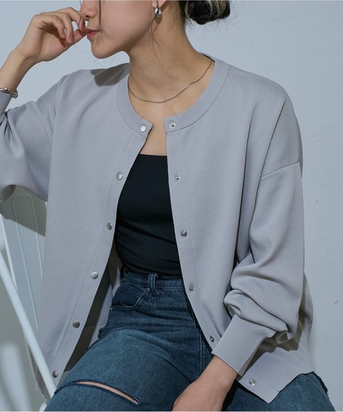 COLONY 2139（コロニートゥーワンスリーナイン）の「エステルヤーンカーディガン（カーディガン/ボレロ・レディース・パープル/ライトグレー/レッド/ブラック/チャコールグレー/ブルー/サックスブルー/ピンク/ブラウン/スカイブルー/モカ/レッド系その他/バーガンディー/オレンジ/イエロー/ミント・FREE）」の4枚目の写真