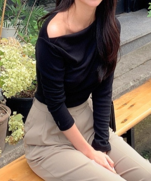 ABITOKYO(アビトーキョー)の「オフショルダー長袖カットソー(Tシャツ/カットソー・レディース・ブルーグレー/ベージュ/ホワイト/ブラック・M/L/XL)」の20枚目の写真