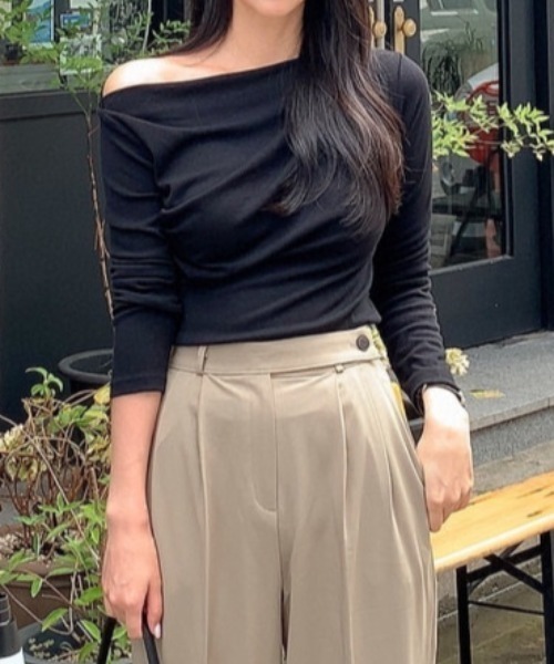 ABITOKYO(アビトーキョー)の「オフショルダー長袖カットソー(Tシャツ/カットソー・レディース・ブルーグレー/ベージュ/ホワイト/ブラック・M/L/XL)」の18枚目の写真