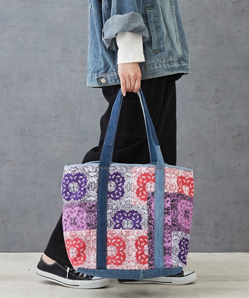 CUBE SUGAR（キューブシュガー）の「ペイズリー柄トートバッグ（トートバッグ・レディース・ブルー系その他/パープル系その他・M）」の2枚目の写真