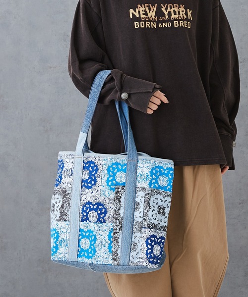 CUBE SUGAR（キューブシュガー）の「ペイズリー柄トートバッグ（トートバッグ・レディース・ブルー系その他/パープル系その他・M）」の4枚目の写真