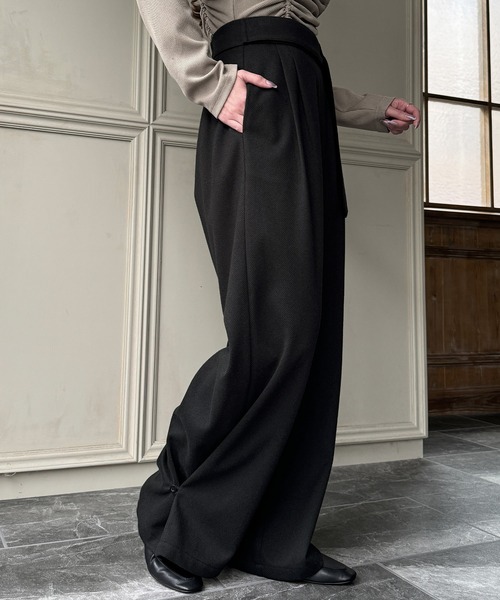 junoah(ジュノア)の「ヘリンボーン2WAYワイドパンツ(スラックス・レディース・ブラウン/ブラック/グレー・MEDIUM/LARGE/X-LARGE)」の6枚目の写真