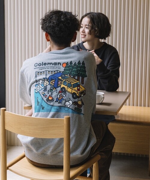 COLEMAN（コールマン）の「Coleman/コールマン Coleman×matsui×FREAK'S STORE 別注 コールマン matsui lake side camp  バックプリント クルーネックスウェット（スウェット・メンズ・アッシュグレー/杢グレー/チャコール/エンジ/ダークグレー・MEDIUM/LARGE）」の9枚目の写真
