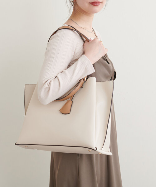 natural couture（ナチュラルクチュール）の「横型Ａ４トートバッグ（ショルダーバッグ・レディース・アイボリー/ブラック/モカ・FREE）」の4枚目の写真