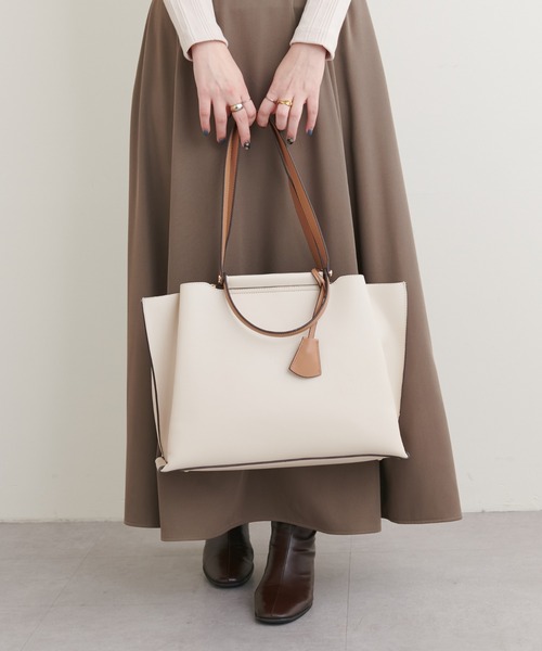 natural couture（ナチュラルクチュール）の「横型Ａ４トートバッグ（ショルダーバッグ・レディース・アイボリー/ブラック/モカ・FREE）」の9枚目の写真