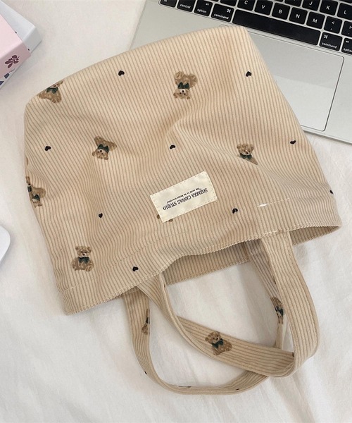 Mignonjour（ミニョンジュール）の「Mignonjour/くまコーデュロイミニトートバッグ M2582（トートバッグ・レディース・ブルー/ホワイト/ベージュ/ピンク・FREE）」の2枚目の写真