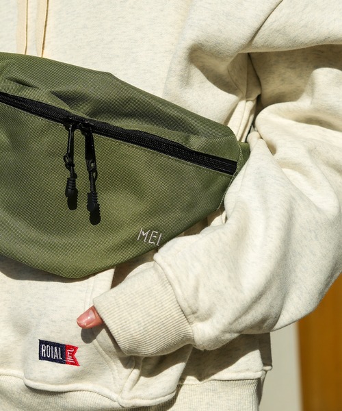 MEI（メイ）の「【MEI / メイ】ロゴ刺繍-STANDARD MOON SHOULDER/ムーンショルダー/ユニセックス（ボディバッグ/ウエストポーチ・メンズ・ブラック/ベージュ/ブラウン/グレー/カーキ/サックスブルー/グリーン/ワイン/ネイビー・FREE）」の19枚目の写真