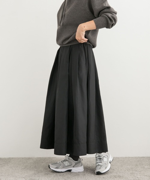 URBAN RESEARCH DOORS（アーバンリサーチドアーズ）の「ランダムタックタフタスカート（スカート・レディース・ブラック/オフホワイト・MEDIUM）」の7枚目の写真