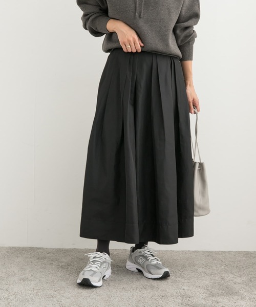 URBAN RESEARCH DOORS（アーバンリサーチドアーズ）の「ランダムタックタフタスカート（スカート・レディース・ブラック/オフホワイト・MEDIUM）」の10枚目の写真