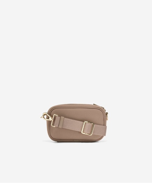 COLE HAAN(コールハーン)の「ネオプレントランジットバッグ womens(ボディバッグ/ウエストポーチ・レディース・ベージュ・OSFA)」の9枚目の写真