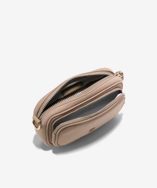COLE HAAN(コールハーン)の「ネオプレントランジットバッグ womens(ボディバッグ/ウエストポーチ・レディース・ベージュ・OSFA)」の6枚目の写真