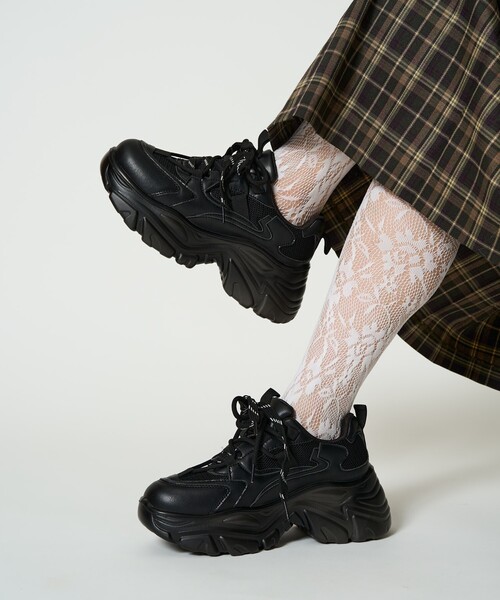 FREAK'S STORE(フリークスストア)の「限定展開 ボリューム 厚底 スニーカー(スニーカー・レディース・ブラック/オフホワイト・23.5cm/24.5cm/23.0cm/24.0cm)」の5枚目の写真