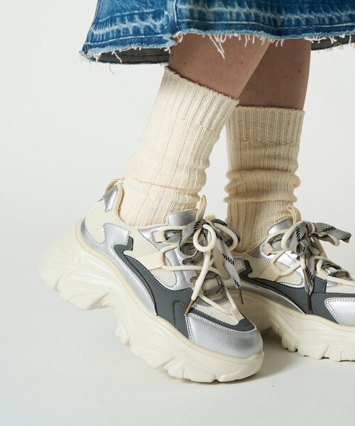 FREAK'S STORE(フリークスストア)の「限定展開 ボリューム 厚底 スニーカー(スニーカー・レディース・ブラック/オフホワイト・23.5cm/24.5cm/23.0cm/24.0cm)」の6枚目の写真