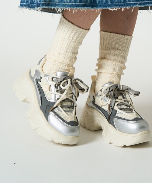 FREAK'S STORE(フリークスストア)の「限定展開 ボリューム 厚底 スニーカー(スニーカー・レディース・ブラック/オフホワイト・23.5cm/24.5cm/23.0cm/24.0cm)」の7枚目の写真