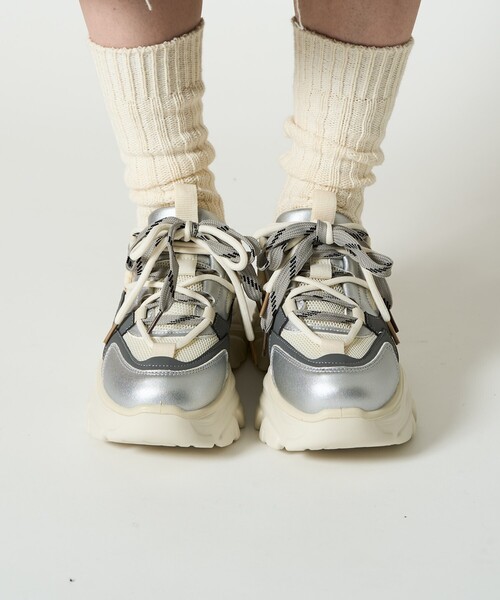 FREAK'S STORE(フリークスストア)の「限定展開 ボリューム 厚底 スニーカー(スニーカー・レディース・ブラック/オフホワイト・23.5cm/24.5cm/23.0cm/24.0cm)」の9枚目の写真