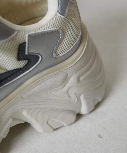 FREAK'S STORE(フリークスストア)の「限定展開 ボリューム 厚底 スニーカー(スニーカー・レディース・ブラック/オフホワイト・23.5cm/24.5cm/23.0cm/24.0cm)」の16枚目の写真