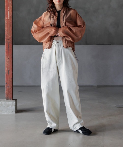 INTER FACTORY(インターファクトリー)の「kumika - カーブデニム made in INTER FACTORY(デニムパンツ・レディース・アイボリー/ブルー・MEDIUM/LARGE)」の15枚目の写真