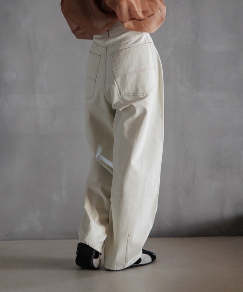 INTER FACTORY(インターファクトリー)の「kumika - カーブデニム made in INTER FACTORY(デニムパンツ・レディース・アイボリー/ブルー・MEDIUM/LARGE)」の12枚目の写真