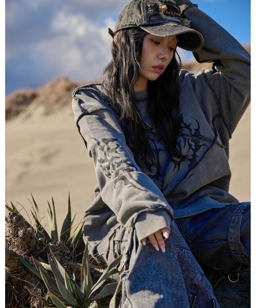 REFLEM（レフレム）の「『REFLEM/レフレム』オーバーステッチ切替PO/プルオーバースウェットシャツ（スウェット・レディース・チャコールグレー/ブラック/ホワイト・FREE）」の4枚目の写真