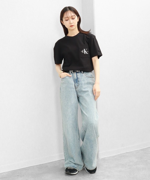 Calvin Klein(カルバン・クライン)の「【Calvin Klein JEANS/カルバンクライン ジーンズ】ワンポイントモノグラムフロックロゴ半袖Tシャツ(Tシャツ/カットソー・メンズ・ホワイト/ブラック・XXL/L/XL/M/S)」の16枚目の写真