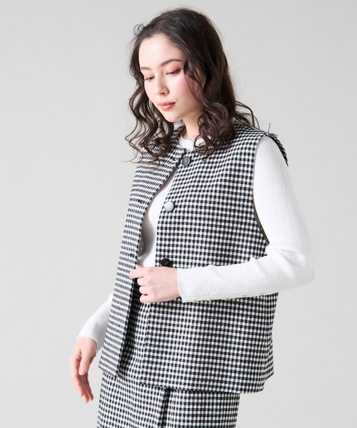 Tiara(ティアラ)の「クルーネックジレ(セットアップ可)(ベスト・レディース・チェック/ブラック・FREE)」の5枚目の写真