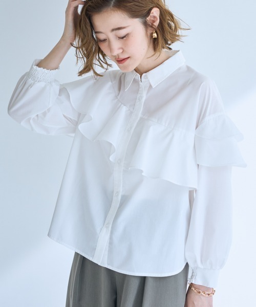 SMILE LAND（スマイルランド）の「＜大きいサイズ＞アシンメトリーフレアブラウス【OtonaSMILE】（シャツ/ブラウス・レディース・オフホワイト/ピンク・5L/L/LL/3L/4L）」の2枚目の写真