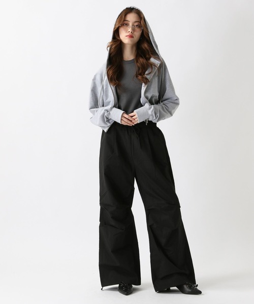 FOREVER 21（フォーエバー トゥエンティーワン）の「【2025SS】裏毛ジップフーディー（パーカー・レディース・グレー/ブラック・FREE）」の10枚目の写真