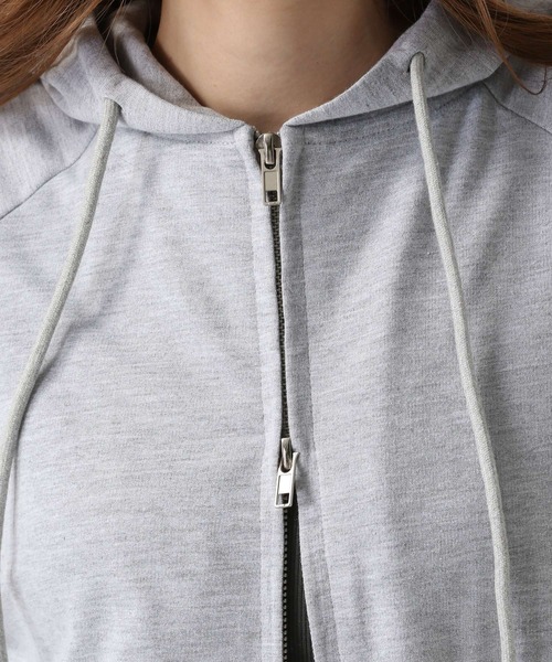 FOREVER 21（フォーエバー トゥエンティーワン）の「【2025SS】裏毛ジップフーディー（パーカー・レディース・グレー/ブラック・FREE）」の21枚目の写真