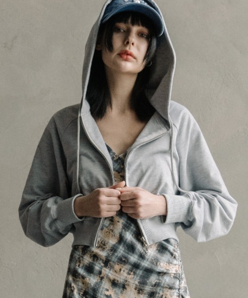 FOREVER 21（フォーエバー トゥエンティーワン）の「【2025SS】裏毛ジップフーディー（パーカー・レディース・グレー/ブラック・FREE）」の3枚目の写真