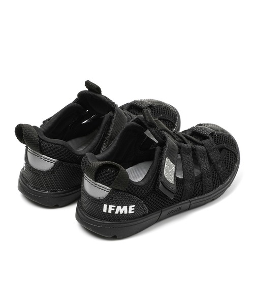 IFME(イフミー)の「KIDS|IFME 両ベルトウォーターシューズ(サンダル・キッズ・ブラック/ホワイト/ネイビー/パープル/イエロー・15.0cm/15.5cm/16.0cm/16.5cm/17.0cm/17.5cm/18.0cm/18.5cm/19.0cm/19.5cm/20.0cm/20.5cm/21.0cm)」の6枚目の写真