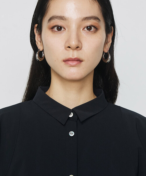 Gabardine K.T(ギャバジンケーティー)の「ストレッチタフタ シャツブルゾン(ブルゾン・レディース・ネイビー/ライトグレー・9号)」の9枚目の写真