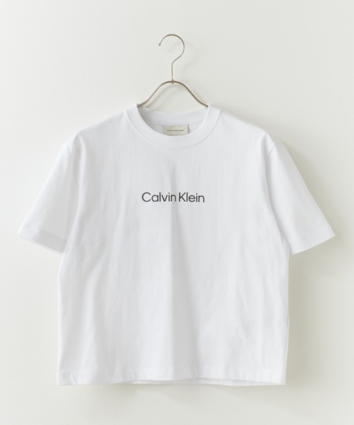 Calvin Klein(カルバン・クライン)の「Calvin Klein/カルバンクライン SS RLXD STANDARD LOGO CREWNK TEE Tシャツ(Tシャツ/カットソー・レディース・ブラック/ホワイト/レッド・XS/S/M)」の20枚目の写真