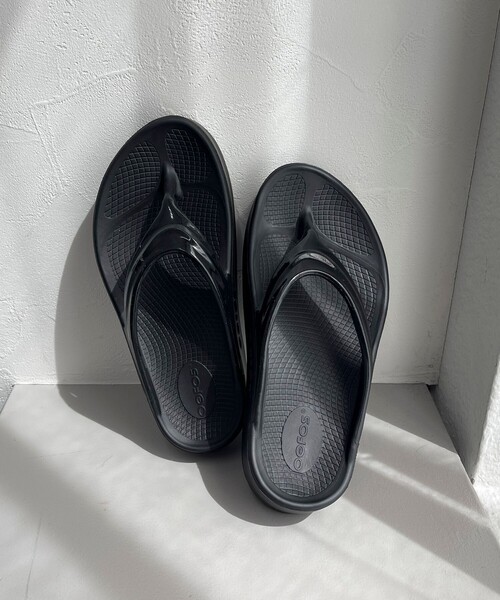 OOFOS(ウーフォス)の「【OOFOS/ウーフォス】 OOmega(その他シューズ・レディース・ベージュ/ピンク/ブラック・23/24)」の2枚目の写真