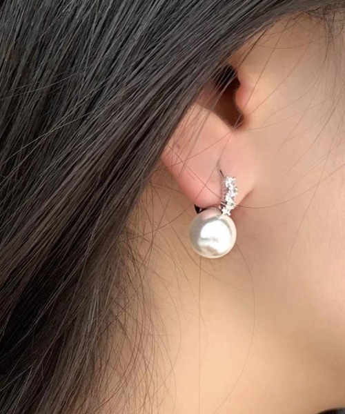 セール】キラキラストーン付きパールピアス（ピアス（両耳用